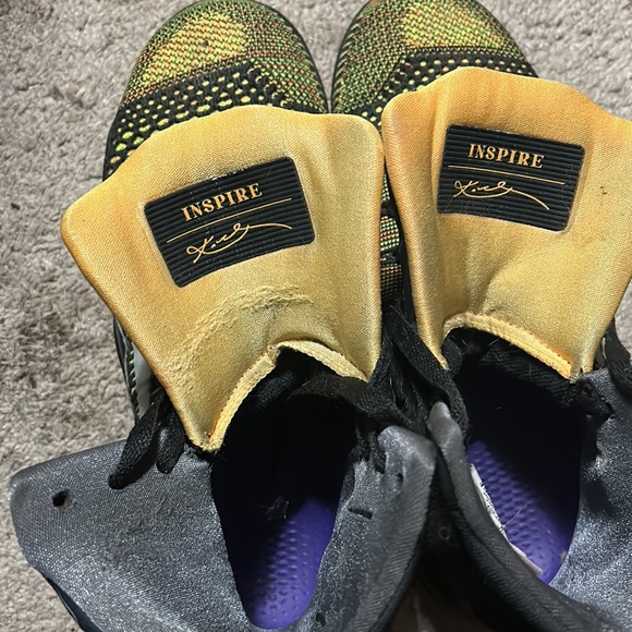 Men’s Kobe size 10 high top - Picture 3 of 5